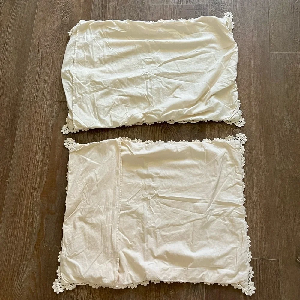 Crochet Lace Throw Pillows 17/23 Inches